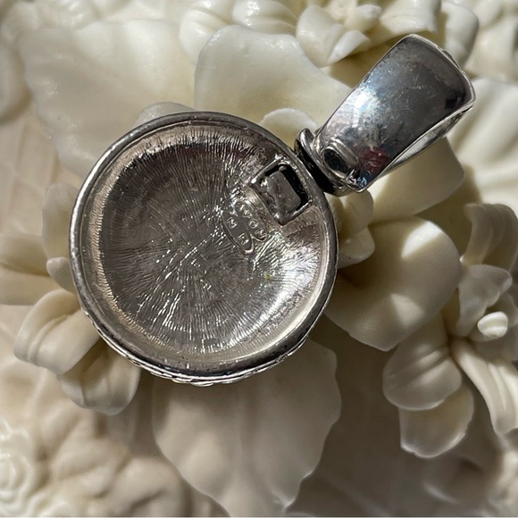 VINTAGE | AVON Silver & Gold Tone Pendant with Faux Mother Of Pearl Detail - Picture 2 of 7